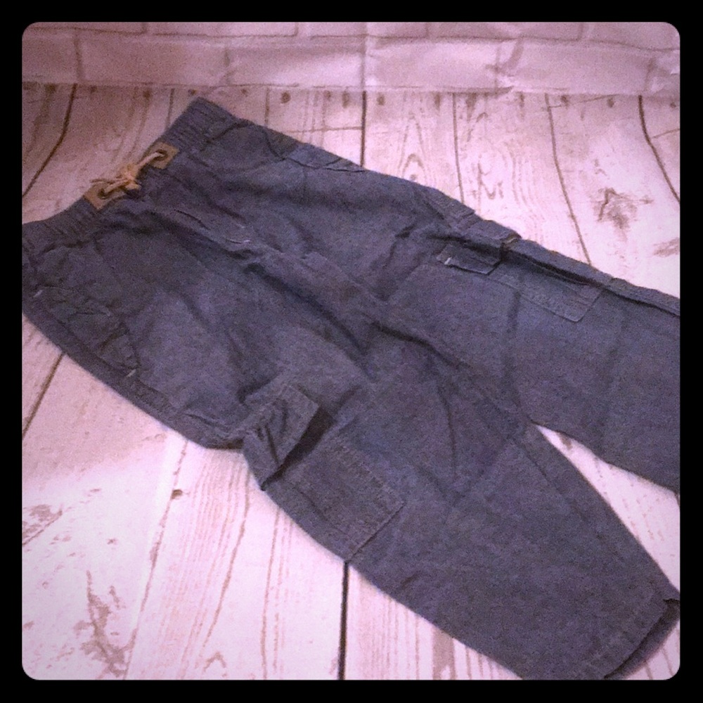 Girls baby gap light weight denim cargo pants. 2T